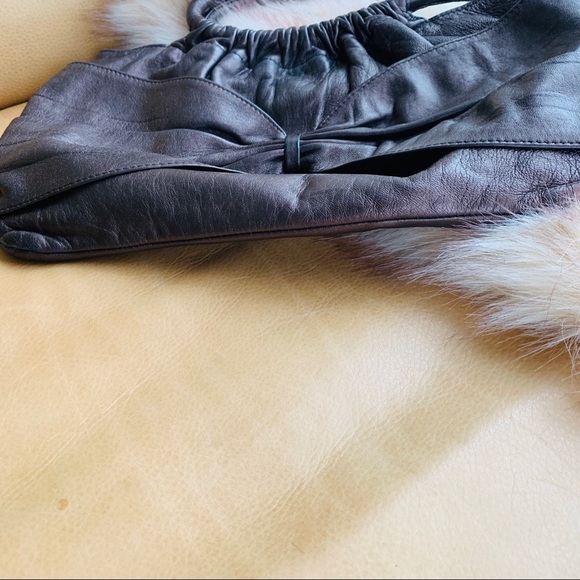 Armani Exchange leather shoulder bag, bow front - Picture 8 of 8